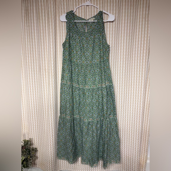 Max Studio Dresses & Skirts - Max Studio Green Patterned Maxi Dress